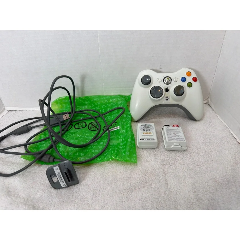 Microsoft Xbox 360 Wireless Controller White Nyko Power Pak Bundle w Charger